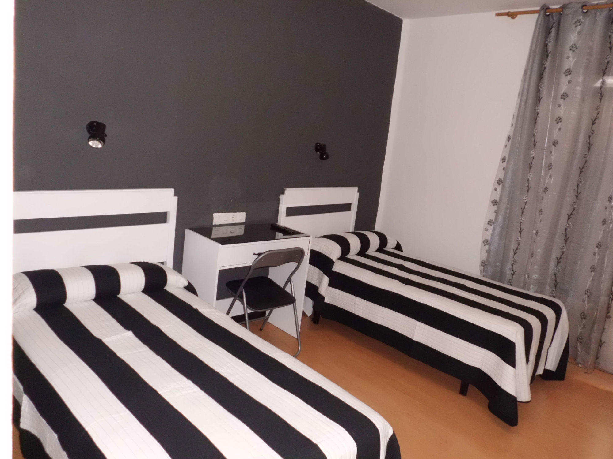 Hostal Lima バリャドリド エクステリア 写真