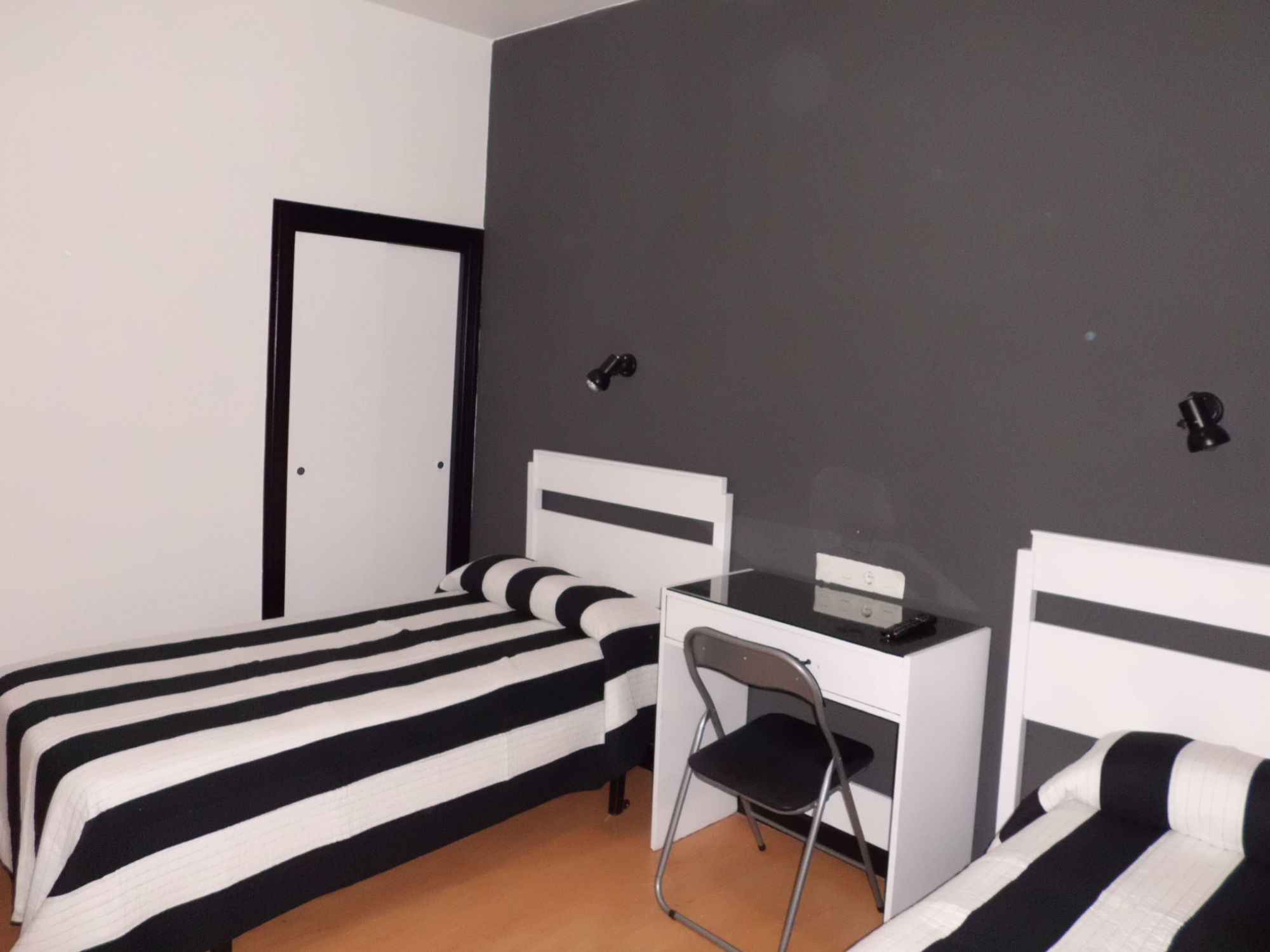 Hostal Lima バリャドリド エクステリア 写真