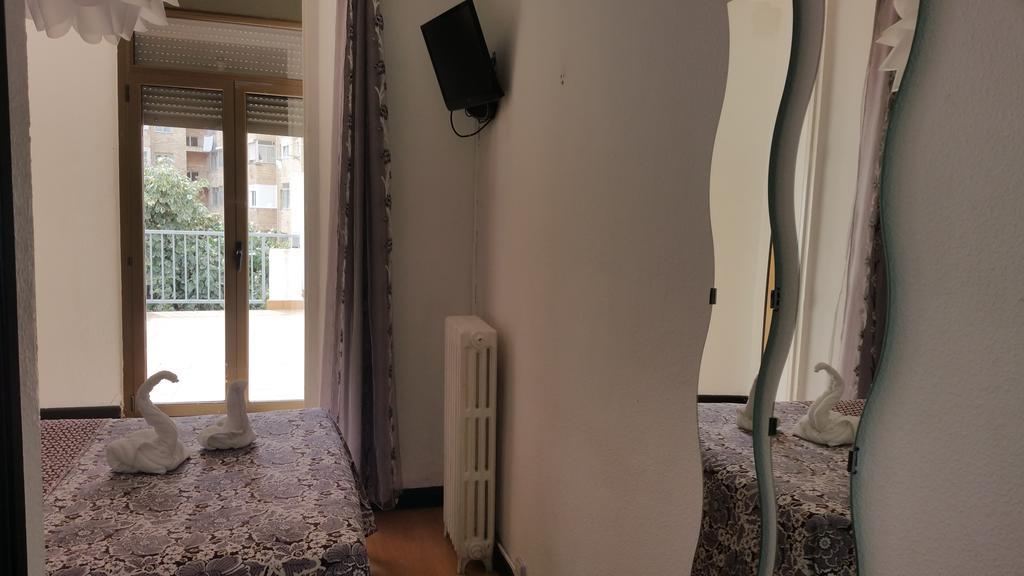 Hostal Lima バリャドリド エクステリア 写真